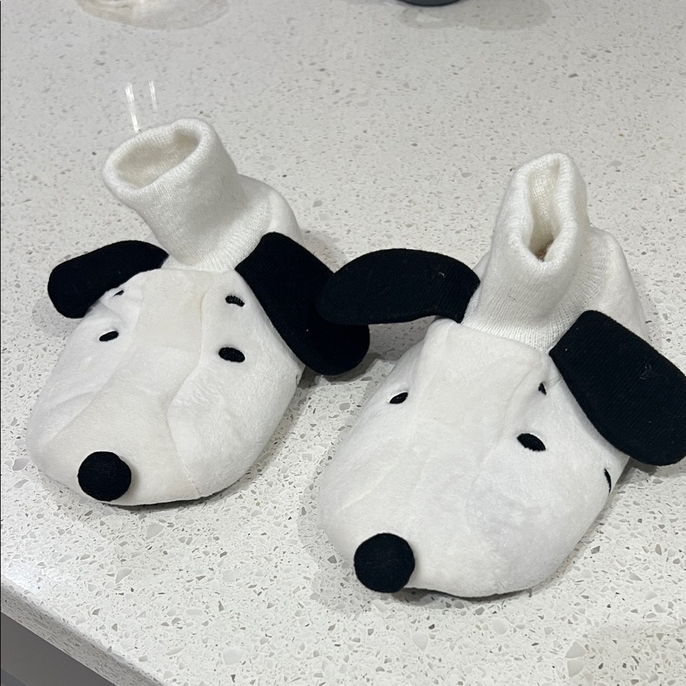 Snoopy Slippers 9-10 size large Toddler